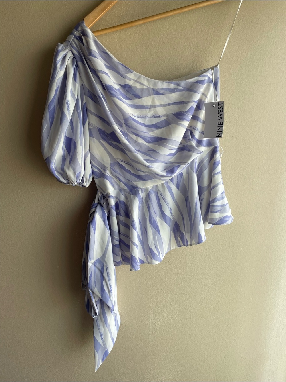 New Nine West Blouse Top Purple White One Shoulder XS
